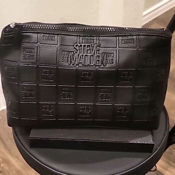 Steve Madden Block Logo Solid & Clear Cosmetic Case - Picture 6 of 9